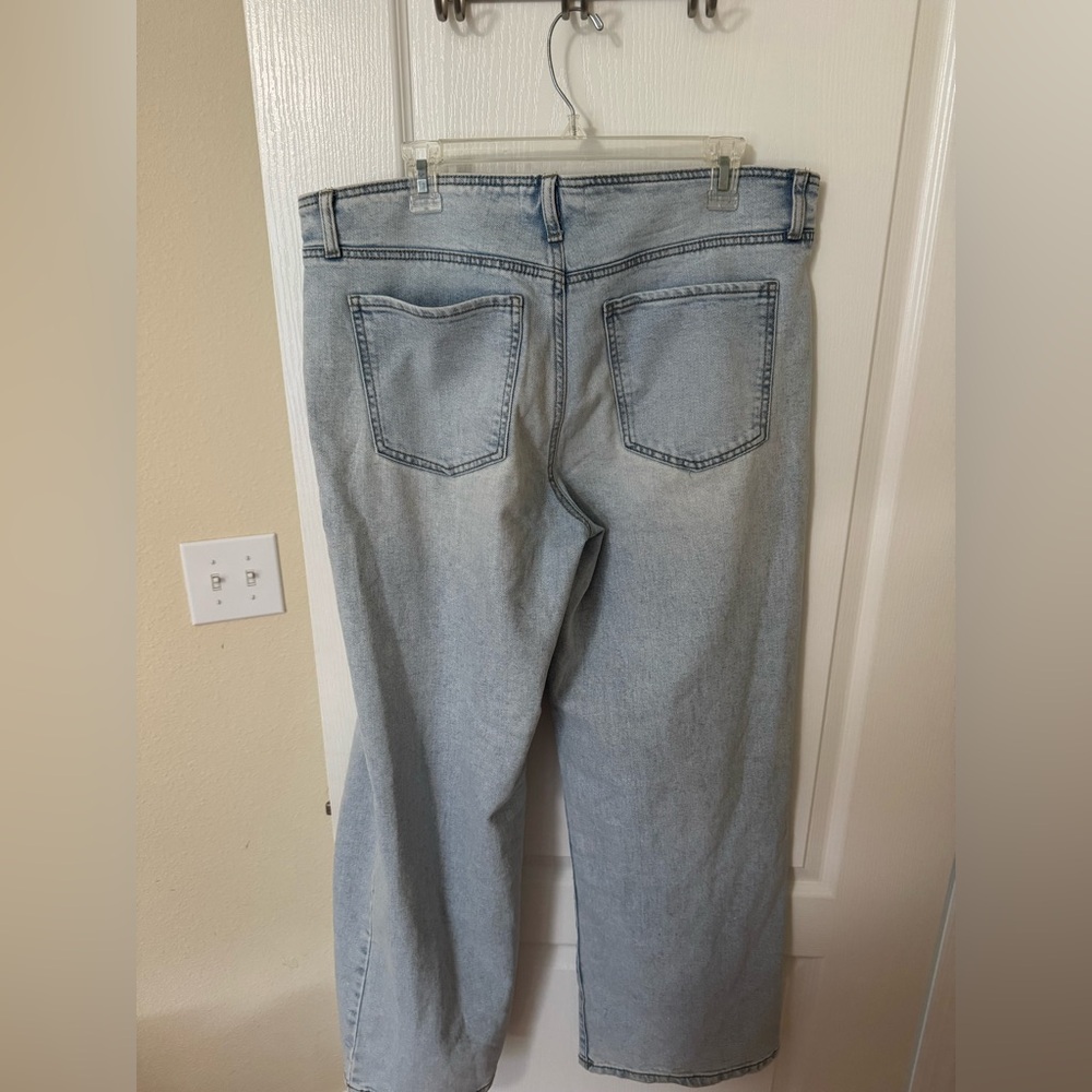 Low Rise Jeans - Picture 2 of 3